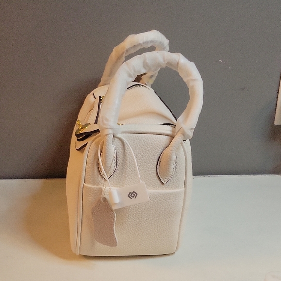 White Leather Doctor Bag w/ Gold Hardware NWT - Picture 3 of 11